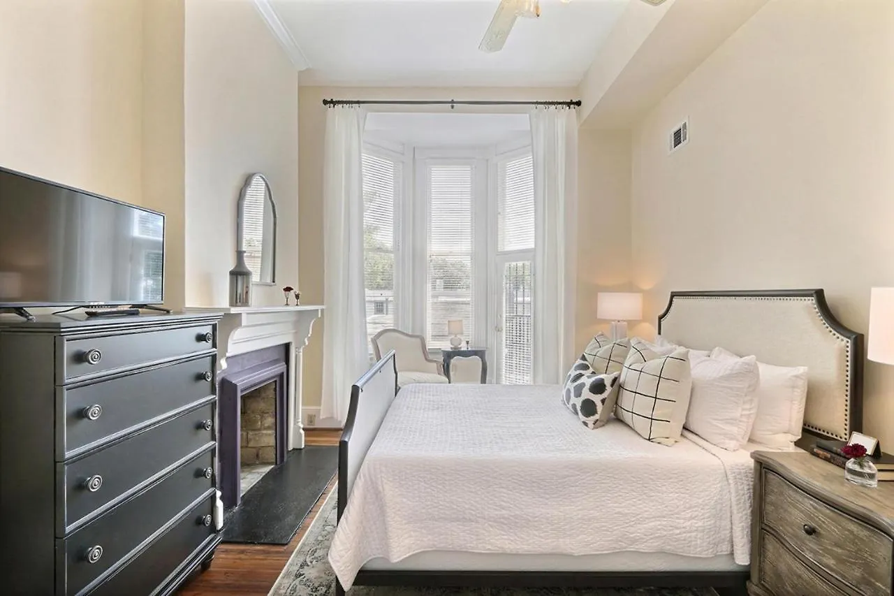 Charlton On Lafayette Daire Savannah